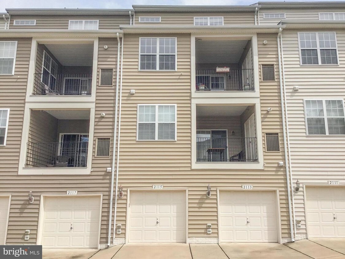 Primary Photo - 2115 Abbottsbury Way