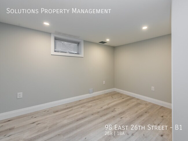 Photo du bâtiment - LARGE 2 Bedroom BSMT Unit Near Jurivinski ...