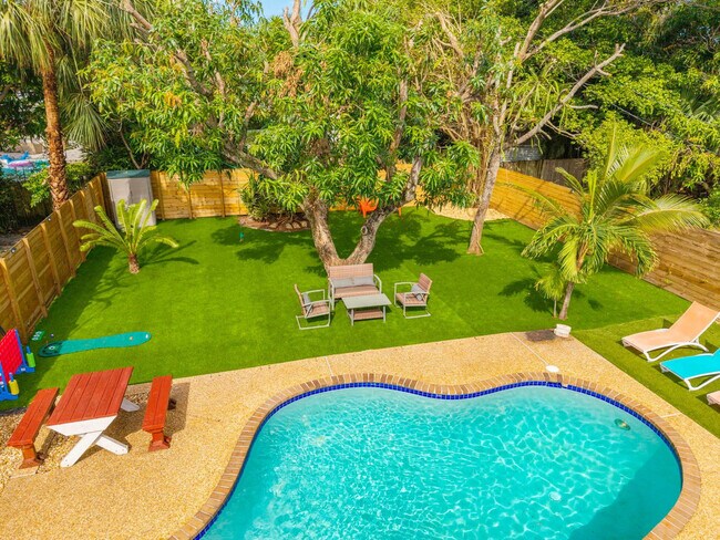 Foto del edificio - 1425 NE 5th Terrace