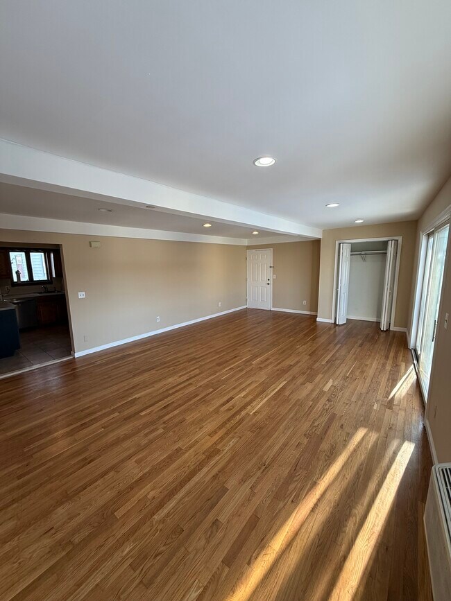 Foto del edificio - 74-78 Hammond Ave