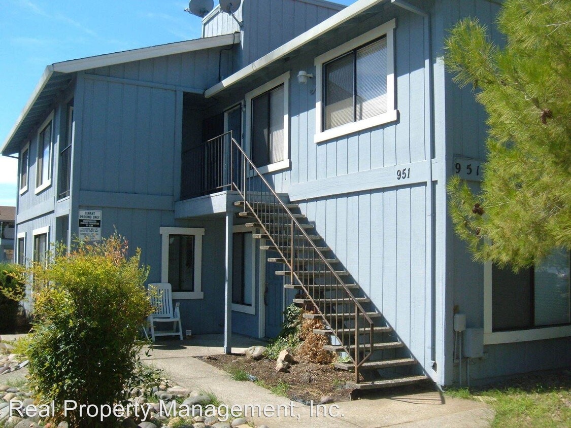 951 Jamieson Ct, Redding, CA 96003 Room for Rent in Redding, CA