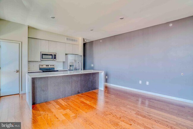 Foto del edificio - 812-24 E Thompson St