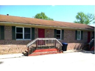 Primary Photo - 199 Meadowview Dr