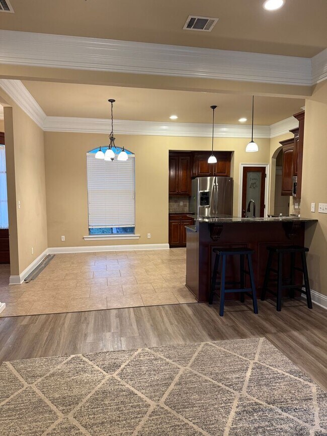 Foto del edificio - Haughton! Charming 3-Bedroom Brick Home with Spacious Yard