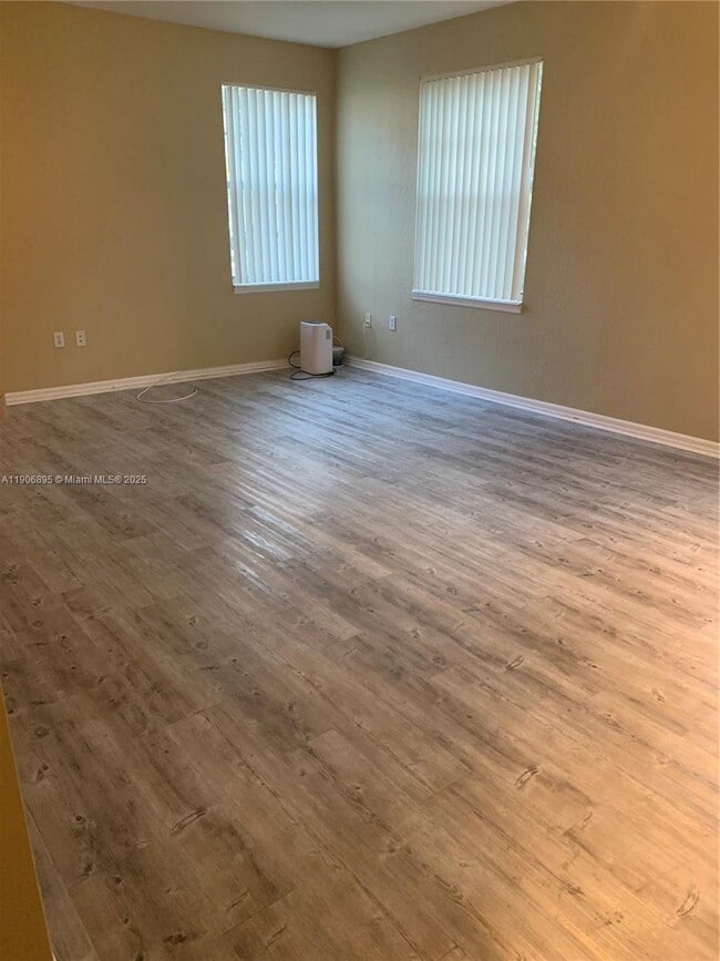 Foto del edificio - 6572 W Sample Rd