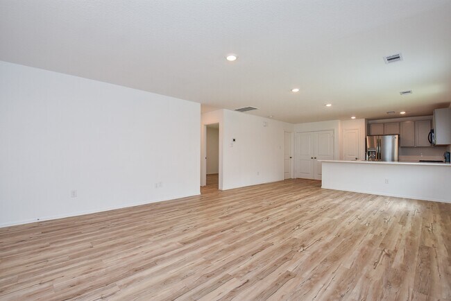 Foto del edificio - 26627 Wilderye Cv Ln