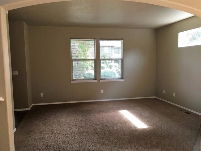 Building Photo - Beautiful home in Renaissance Ridge neighb...
