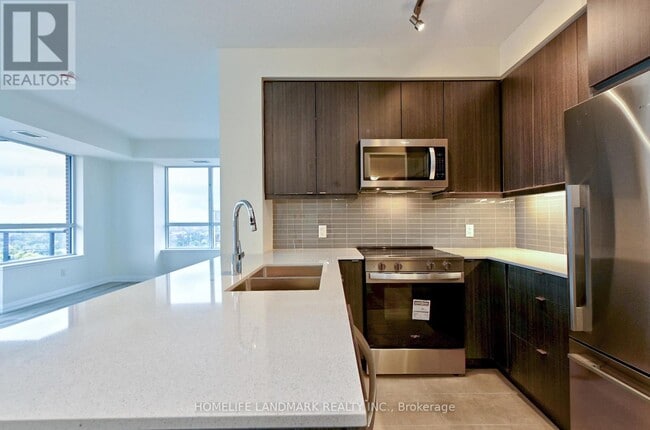Photo du bâtiment - 3270 Sheppard Ave E