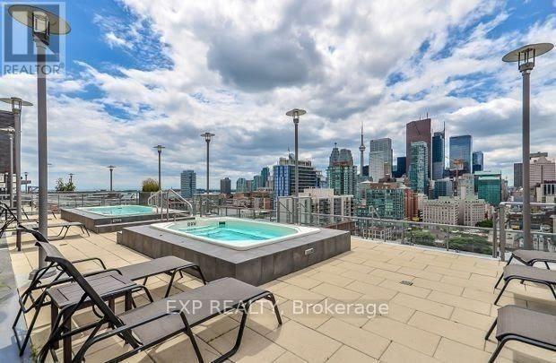 Photo du bâtiment - 320 Richmond St E