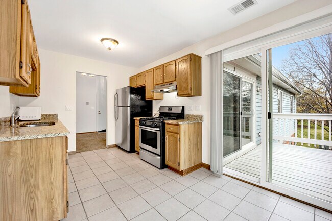 Building Photo - 2443 Raleigh Ct