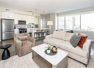 Foto del edificio - 119 E Pine St