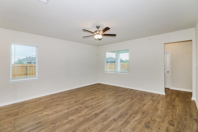Building Photo - 401 Sunny Highlands Dr