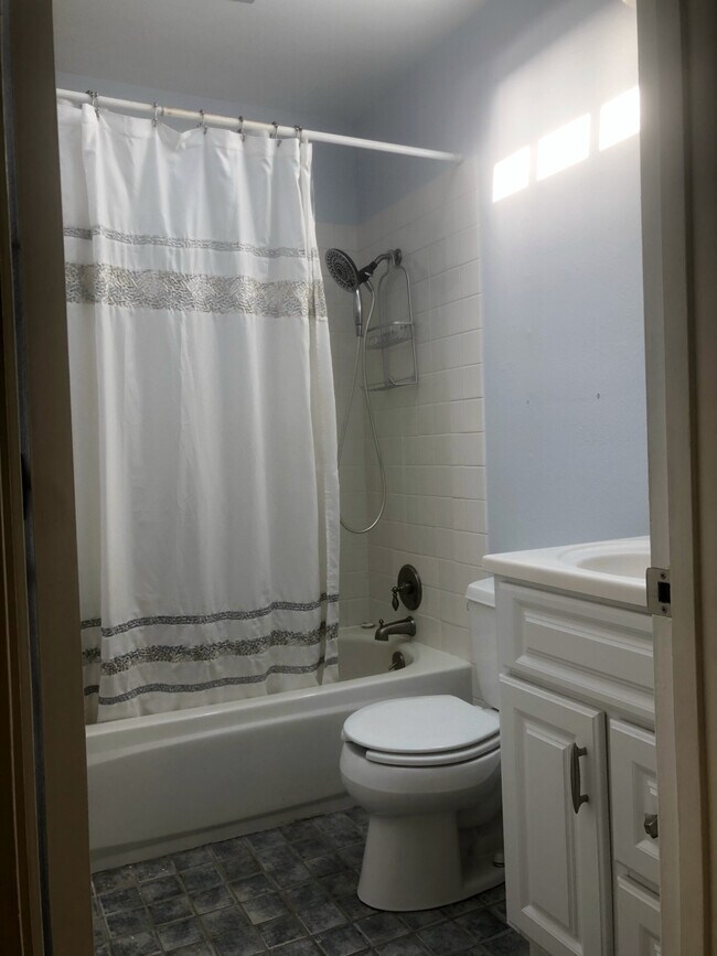 Bathroom - 1464 Grove St