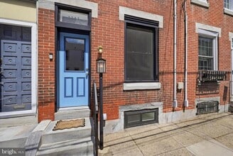 Building Photo - 2337 E Fletcher St