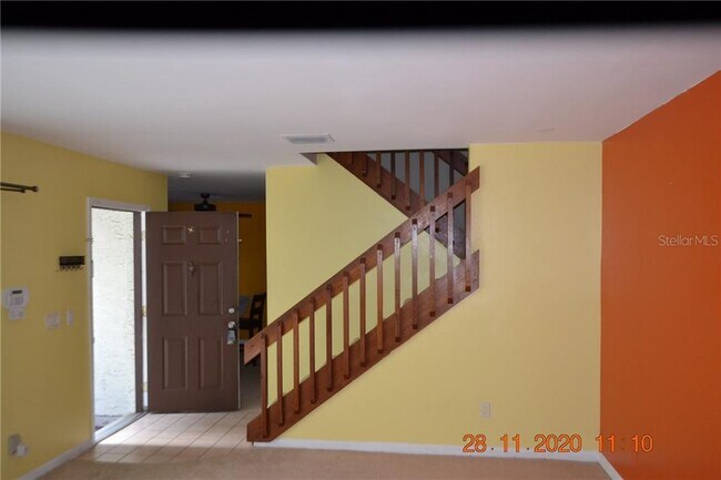 Building Photo - 15206 W Pond Woods Dr