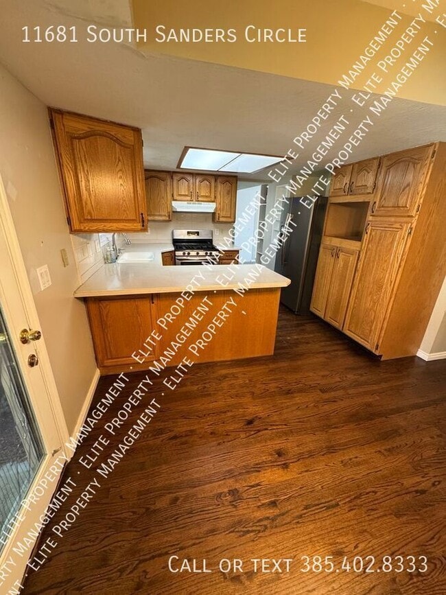 Building Photo - 11681 Sanders Cir