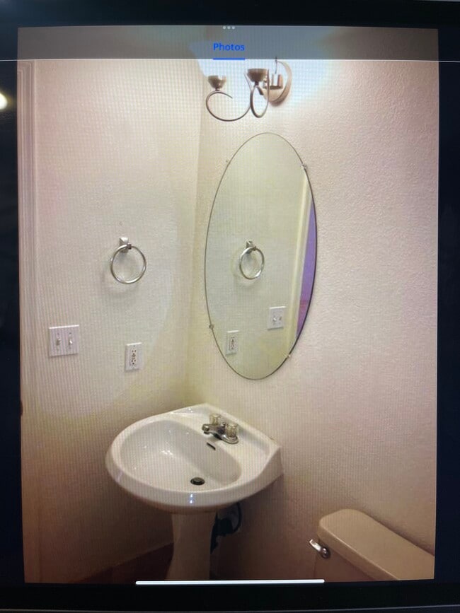 Powder Room - 21815 N 40th Pl