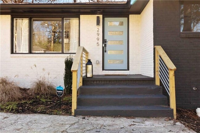 Building Photo - 2995 Pasadena Dr