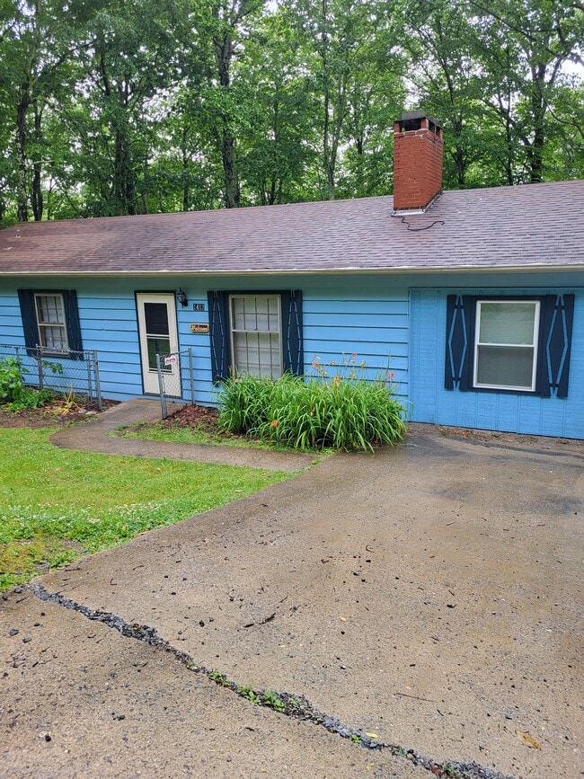 Building Photo - 1412 Deck Hill Rd