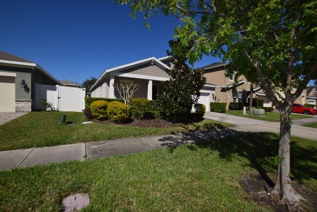 Building Photo - 2021 Beacon Landing Cir