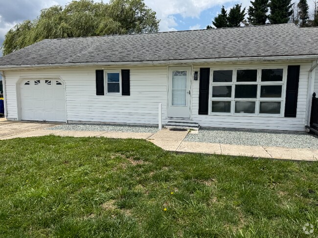 Building Photo - 6117 Carpenter Bridge Rd