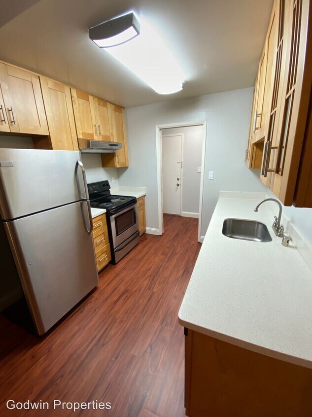 Primary Photo - 2300 Regent Way