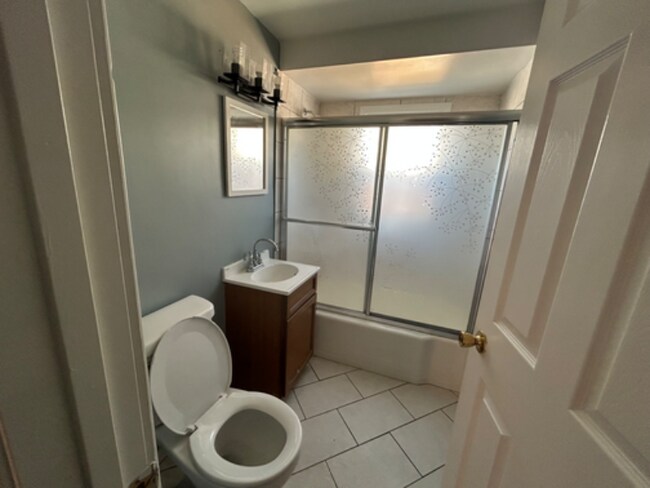 Building Photo - 14520 Harvey Ave