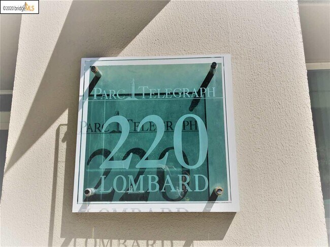 Foto del edificio - 220 Lombard St