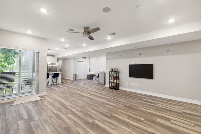 Foto del edificio - 2 bed/ 2 bath Unit | Francisville
