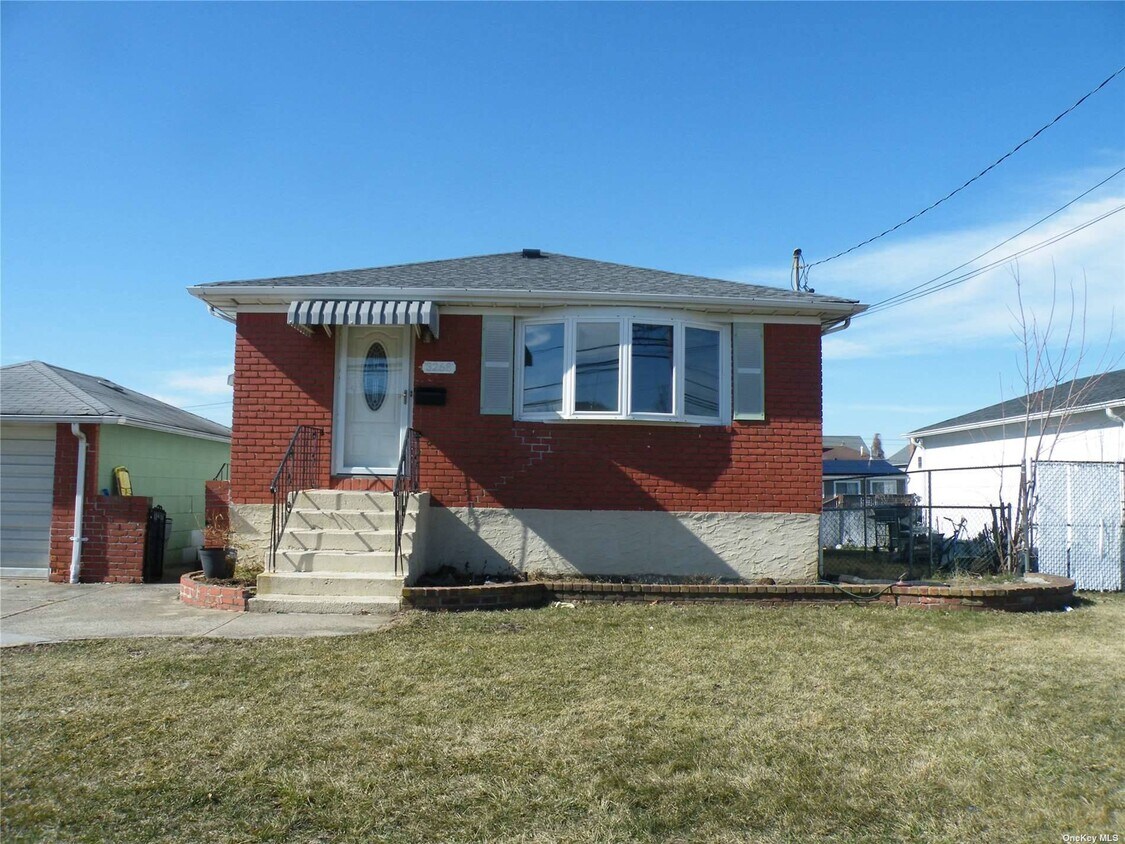 Primary Photo - 3268 Elliott Blvd