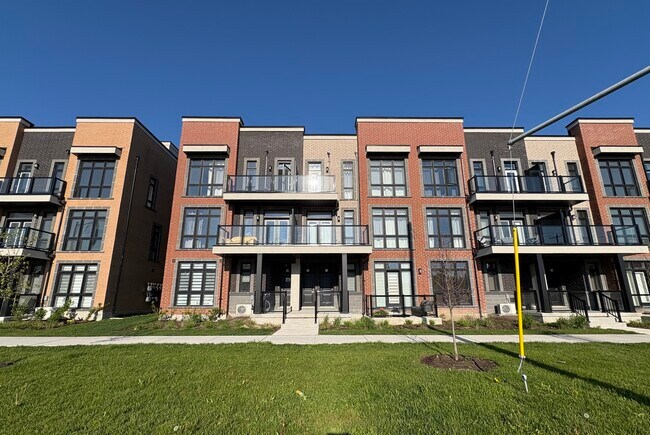 Photo du bâtiment - 12868 Yonge St