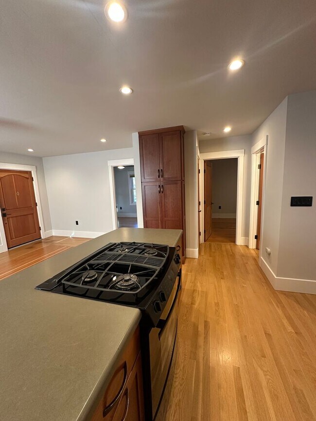 Building Photo - Charming 2 bedroom 1 bath house in McDonald area w/ ALL utilities included!!