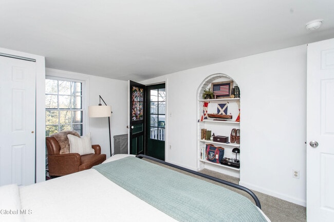 Foto del edificio - 590 N Broadway
