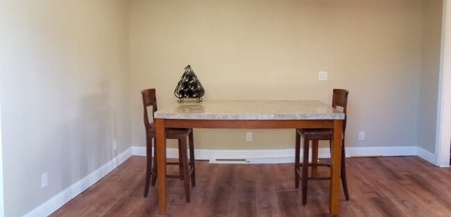 Building Photo - 2-Bedroom Home with Balcony in Orcutt – Pe...