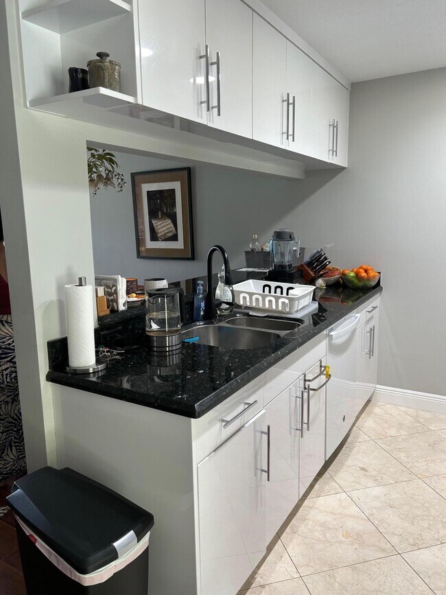 Foto del edificio - 826 SW 9th St Cir