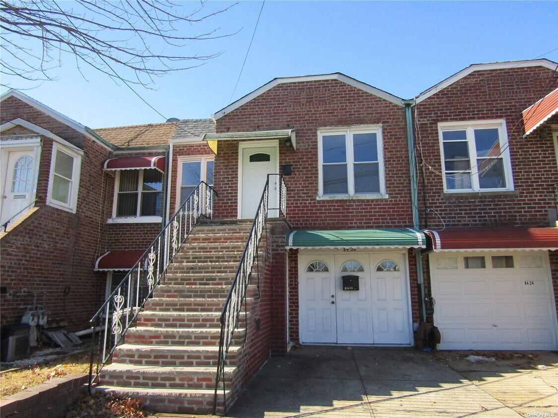 Foto principal - 84-26 Little Neck Pkwy