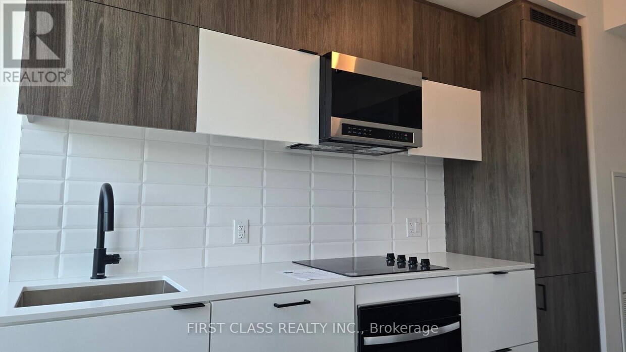 Photo principale - 8888-8888 Yonge St