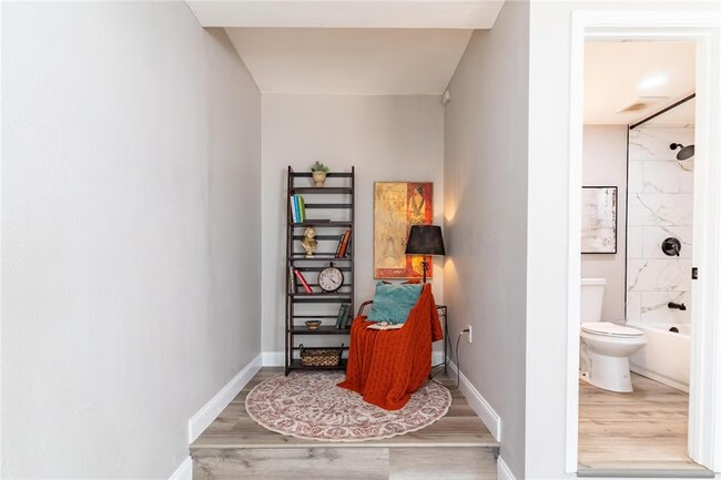 Foto del edificio - 1649 Crestview Ave