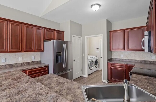 Foto del edificio - 3 Bedrooms Plus a Bonus in Carolina Plantations!