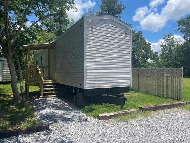 Building Photo - NEW 1 BEDROOM TINY HOME