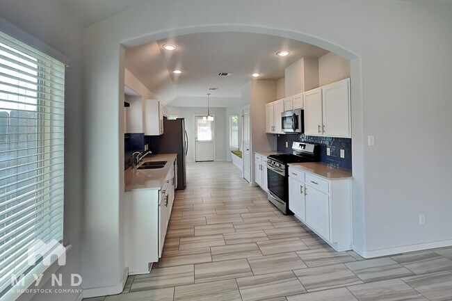 Foto del edificio - 6910 Spring Vale Dr