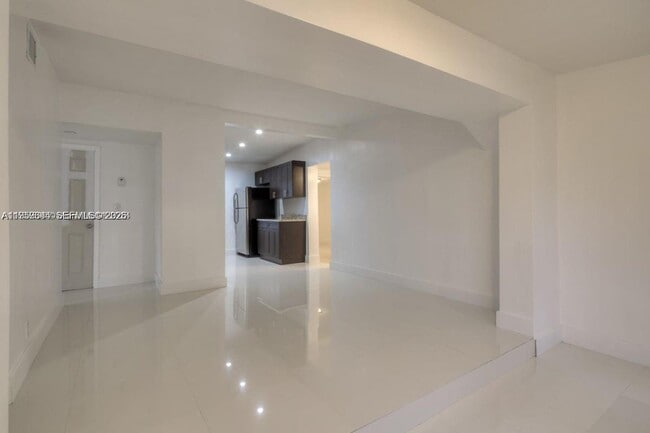 Building Photo - 2260 Service Rd