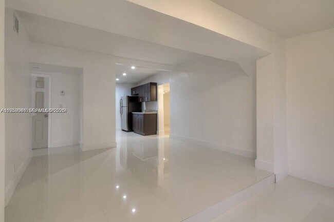 Foto del edificio - 2260 Service Rd