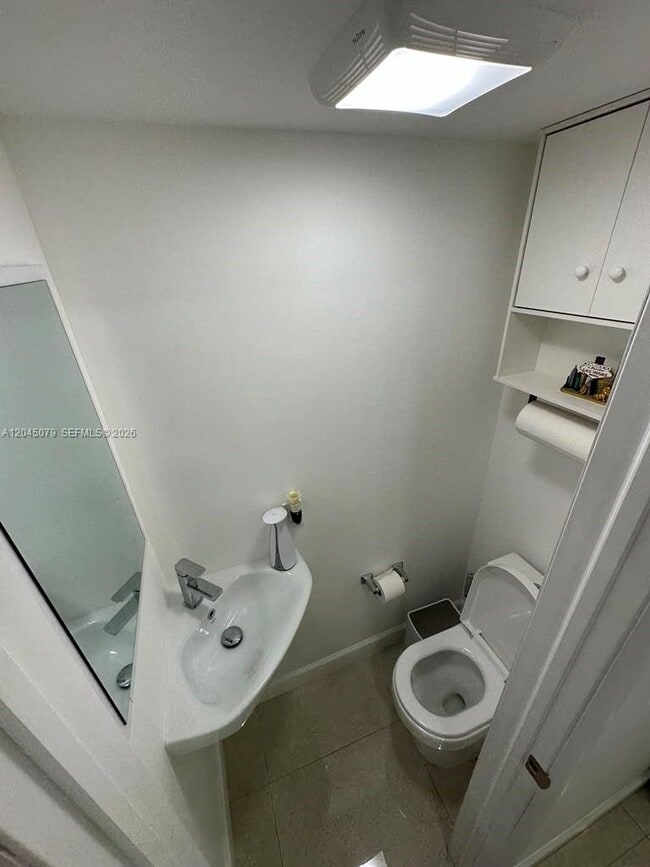 Foto del edificio - 1560 W 46th St