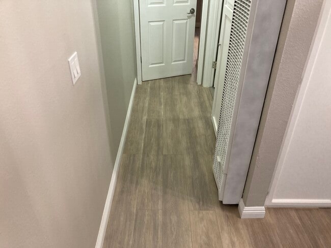 Building Photo - 5328 Almont St