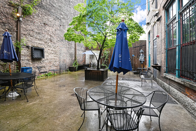 Building Photo - 1343 Main St