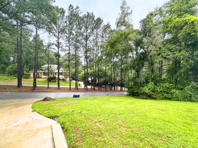 Building Photo - 662 Ridgewood Dr