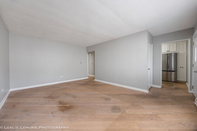 Foto del edificio - 629 S Main St