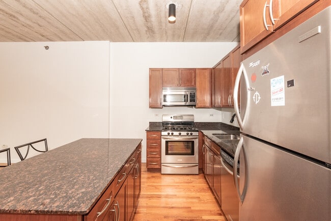 Building Photo - 630 N Franklin St