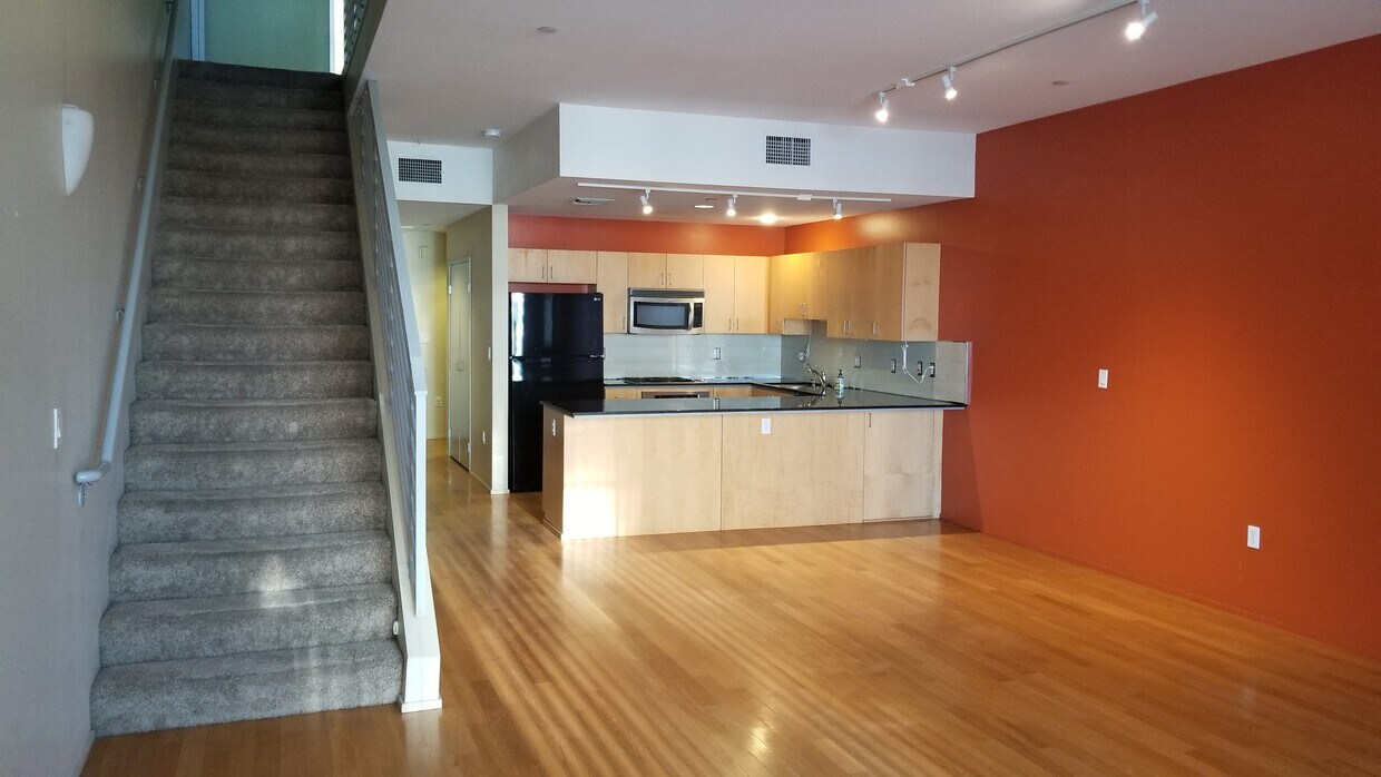 285 W 6th St Unit 332, San Pedro, CA 90731 Condo for Rent in San Pedro, CA